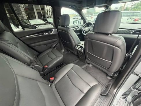 Used 2024 Cadillac XT6 Premium Luxury w/ LPO, Floor Liner Package AWD/4WD image 16