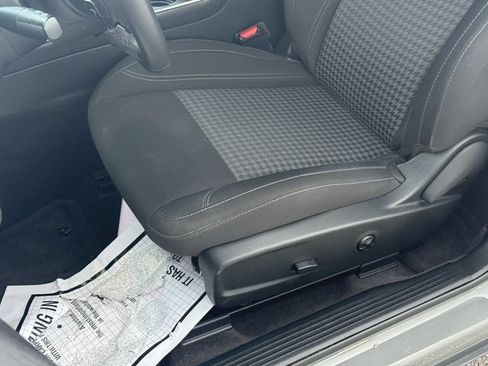 Used 2018 Dodge Challenger SXT RWD image 14