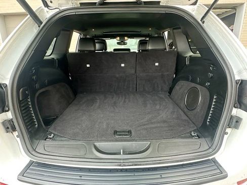 Used 2019 Jeep Grand Cherokee Altitude image 28