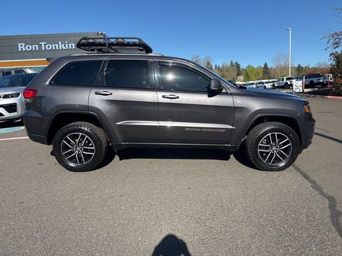 Used 2018 Jeep Grand Cherokee Trailhawk w/ Trailhawk Luxury Group image 8
