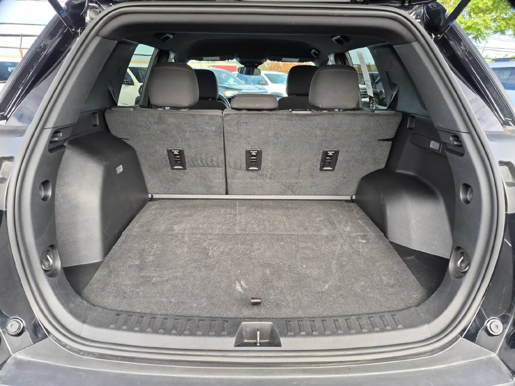 Used 2025 Chevrolet Equinox LT FWD image 29