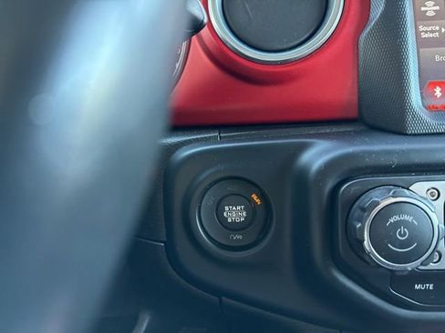 Used 2019 Jeep Wrangler Unlimited Rubicon image 29