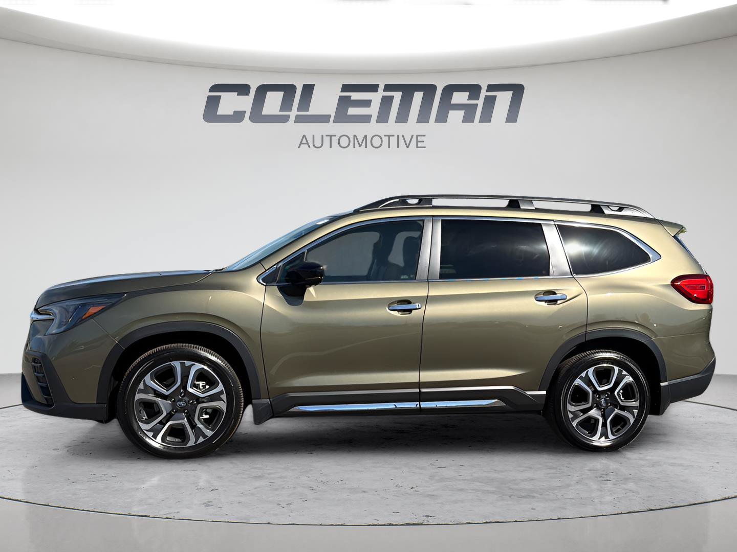 Used 2024 Subaru Ascent Touring w/ Popular Package #2 AWD/4WD image 2