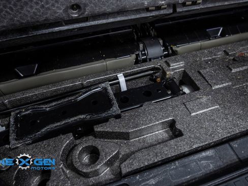 Used 2023 Land Rover Defender 110 S image 51