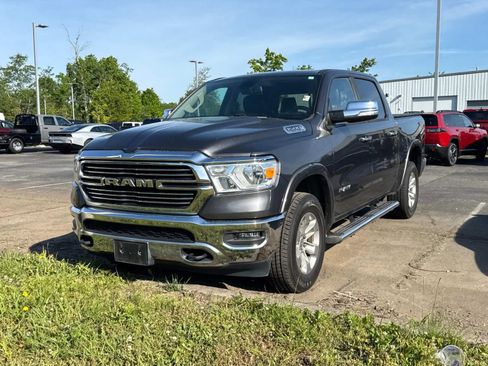Used 2019 RAM 1500 Laramie w/ Off Road Group AWD/4WD image 5