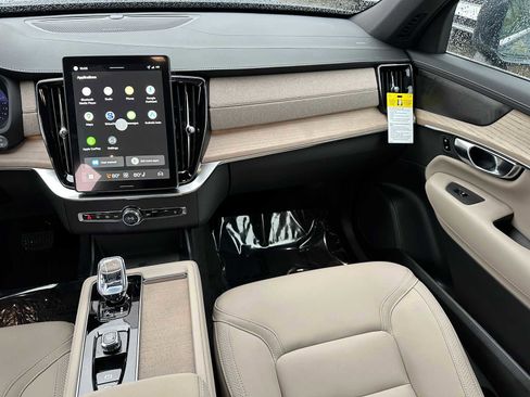 New 2026 Volvo XC90 B6 Plus w/ Protection Package image 19