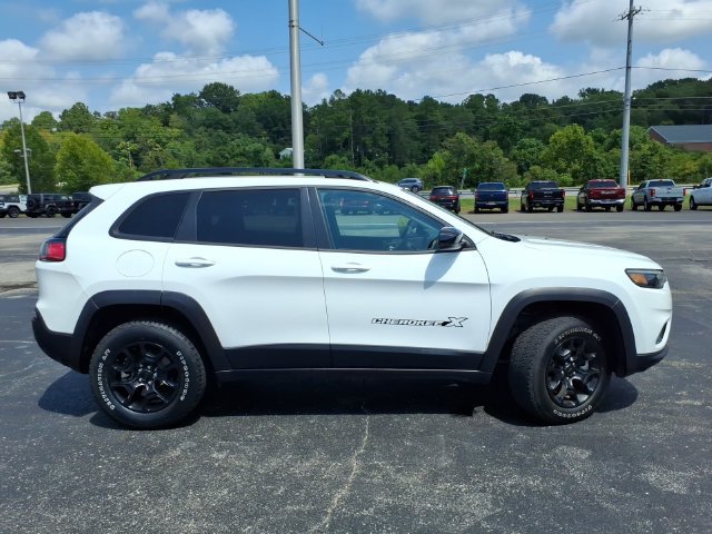 Used 2022 Jeep Cherokee Latitude AWD/4WD image 2