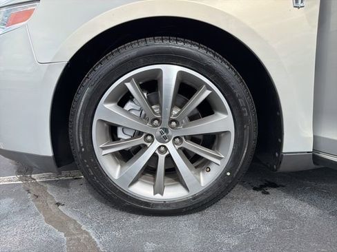 Used 2009 Lincoln MKS image 9