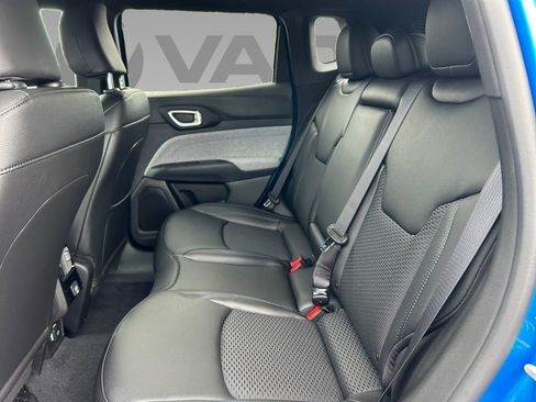 New 2025 Jeep Compass Latitude image 12