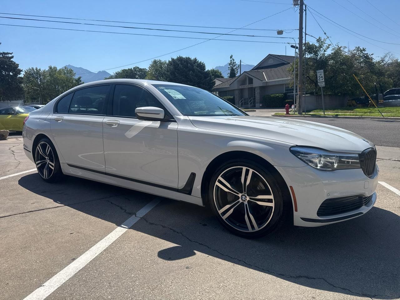 Used 2019 BMW 740i xDrive AWD/4WD image 3