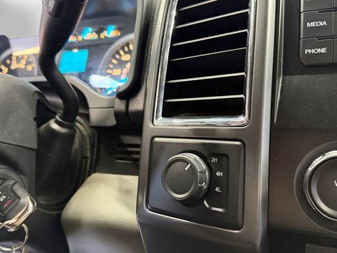 Used 2016 Ford F150 XLT AWD/4WD image 20
