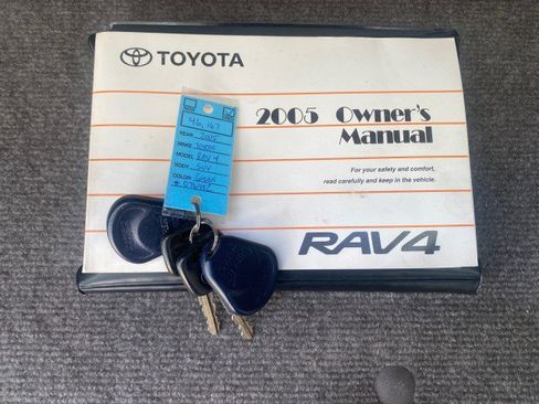 Used 2005 Toyota RAV4 2WD image 24