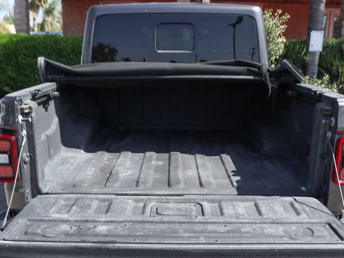 Used 2020 Jeep Gladiator Rubicon AWD/4WD image 9