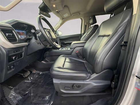 Used 2024 Ford Expedition Max XLT image 10