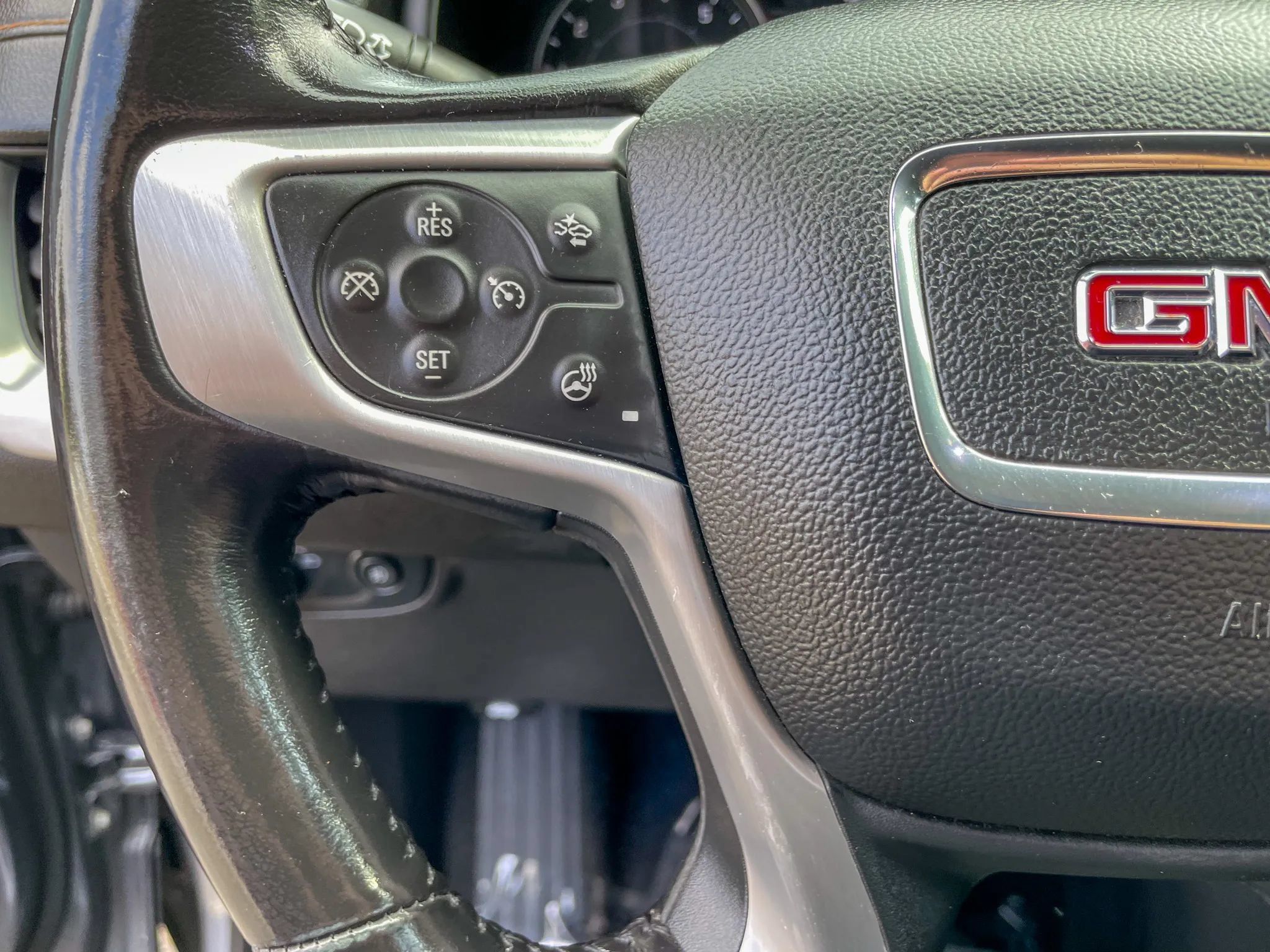 Used 2021 GMC Terrain SLT w/ Infotainment Package II AWD/4WD image 14