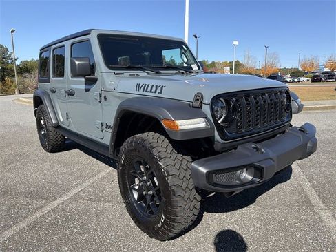 Used 2024 Jeep Wrangler Willys image 3