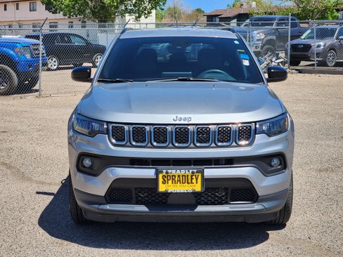 Used 2024 Jeep Compass Latitude AWD/4WD image 6