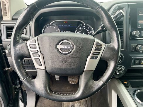 Used 2023 Nissan Titan SV w/ SV Convenience Package image 11