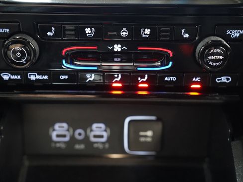 Certified 2024 Jeep Grand Cherokee L Limited w/ Luxury Tech Group II image 29