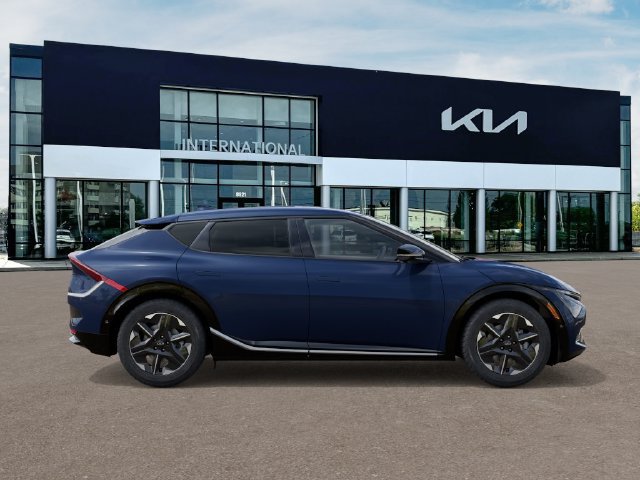 New 2026 Kia EV6 Wind RWD image 7