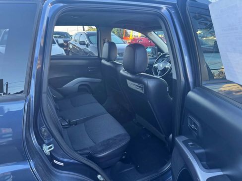 Used 2009 Mitsubishi Outlander SE image 17
