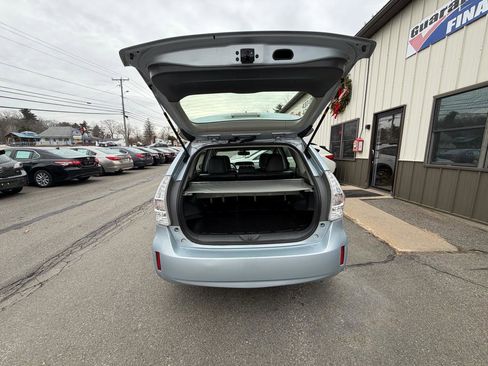 Used 2013 Toyota Prius V Five image 11
