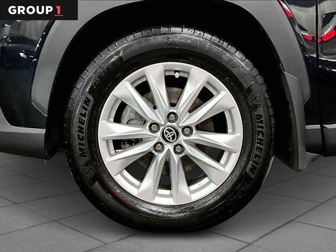 Certified 2024 Toyota Corolla Cross LE image 11