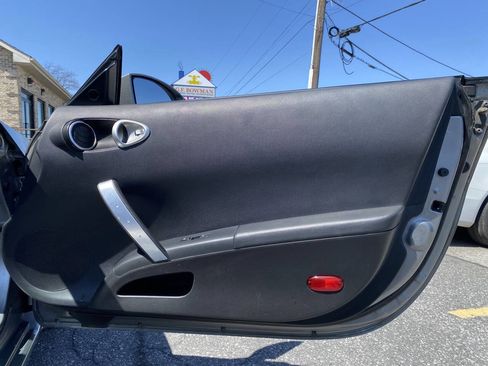Used 2005 Nissan 350Z Touring image 20