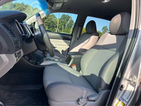 Used 2015 Toyota Tacoma 4x4 Double Cab w/ TRD Off-Road Package image 10