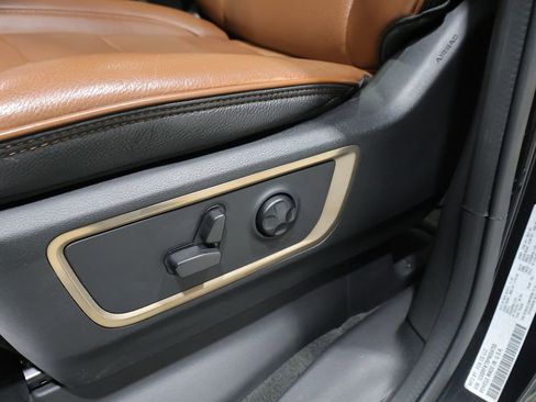 Used 2023 RAM 1500 Limited AWD/4WD image 12