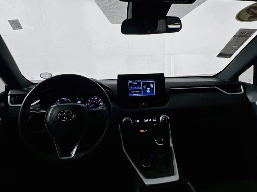Used 2022 Toyota RAV4 SE AWD/4WD image 25