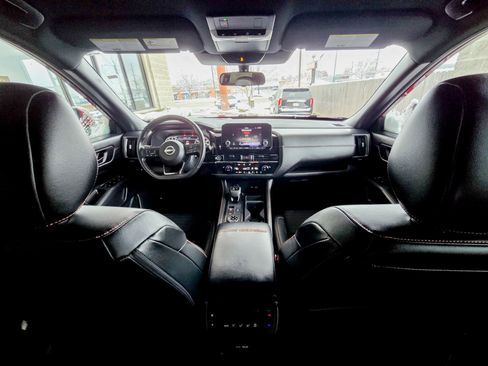 Used 2023 Nissan Pathfinder Rock Creek image 2