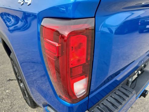 Used 2023 GMC Sierra 1500 Elevation image 36