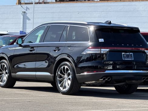 New 2025 Lincoln Aviator Reserve w/ Luxury Package image 5