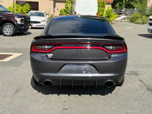 Used 2017 Dodge Charger R/T image 5