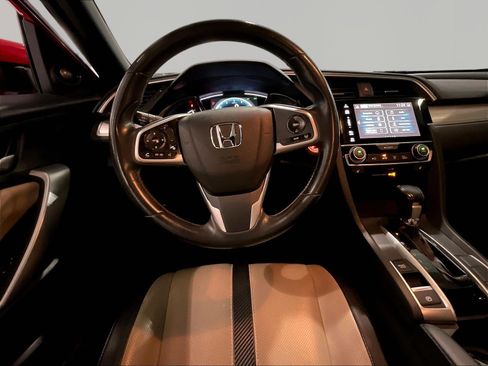 Used 2017 Honda Civic Touring image 8
