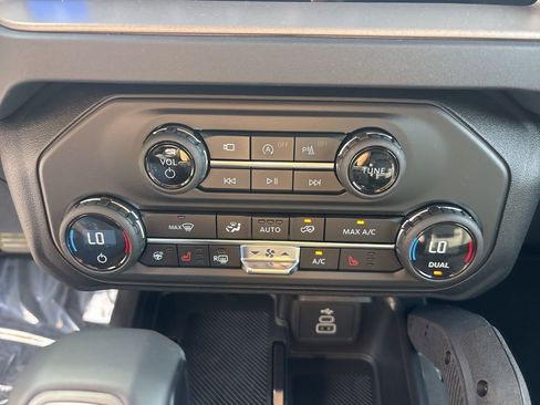 New 2026 Ford Bronco Outer Banks w/ Sasquatch Package AWD/4WD image 26