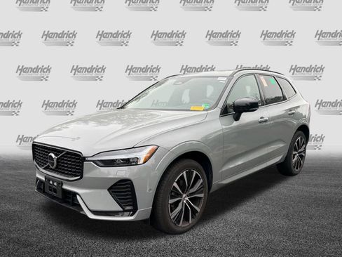 Certified 2025 Volvo XC60 B5 Plus image 9