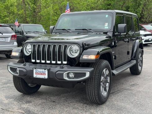 Used 2023 Jeep Wrangler Unlimited Sahara w/ Cold Weather Group AWD/4WD image 9