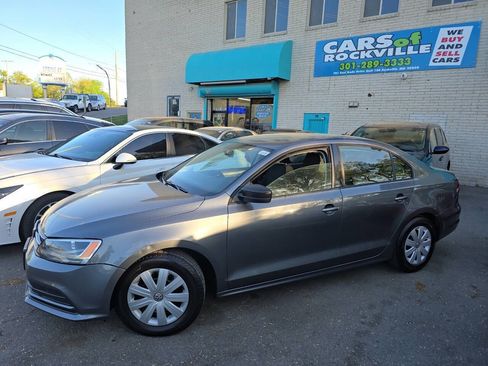 Used 2016 Volkswagen Jetta S image 4