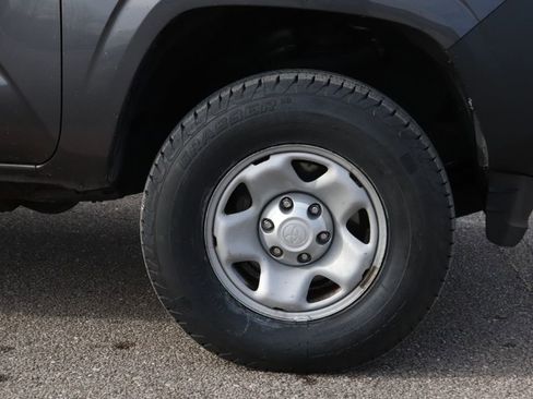 Used 2017 Toyota Tacoma 4x4 Access Cab image 47