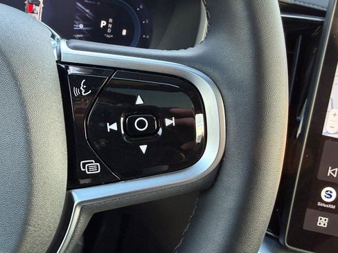 Certified 2025 Volvo XC90 B6 Plus image 19