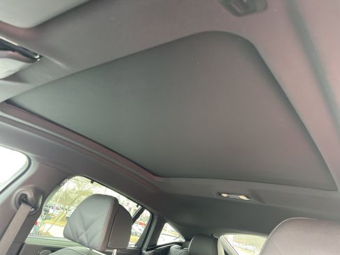 New 2026 BMW X6 xDrive40i w/ Executive Package image 17