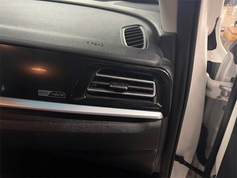 Used 2021 Kia Niro LX image 25