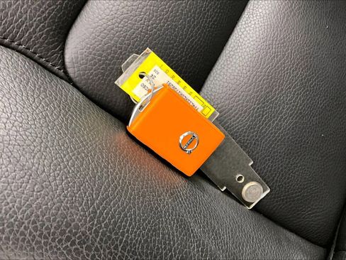 Used 2024 Volvo XC60 B5 Plus w/ Protection Package Premier image 15