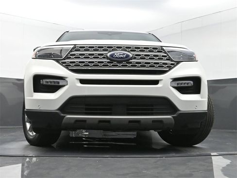 Used 2023 Ford Explorer Limited image 27