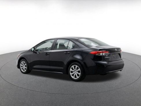 Used 2025 Toyota Corolla LE FWD image 7
