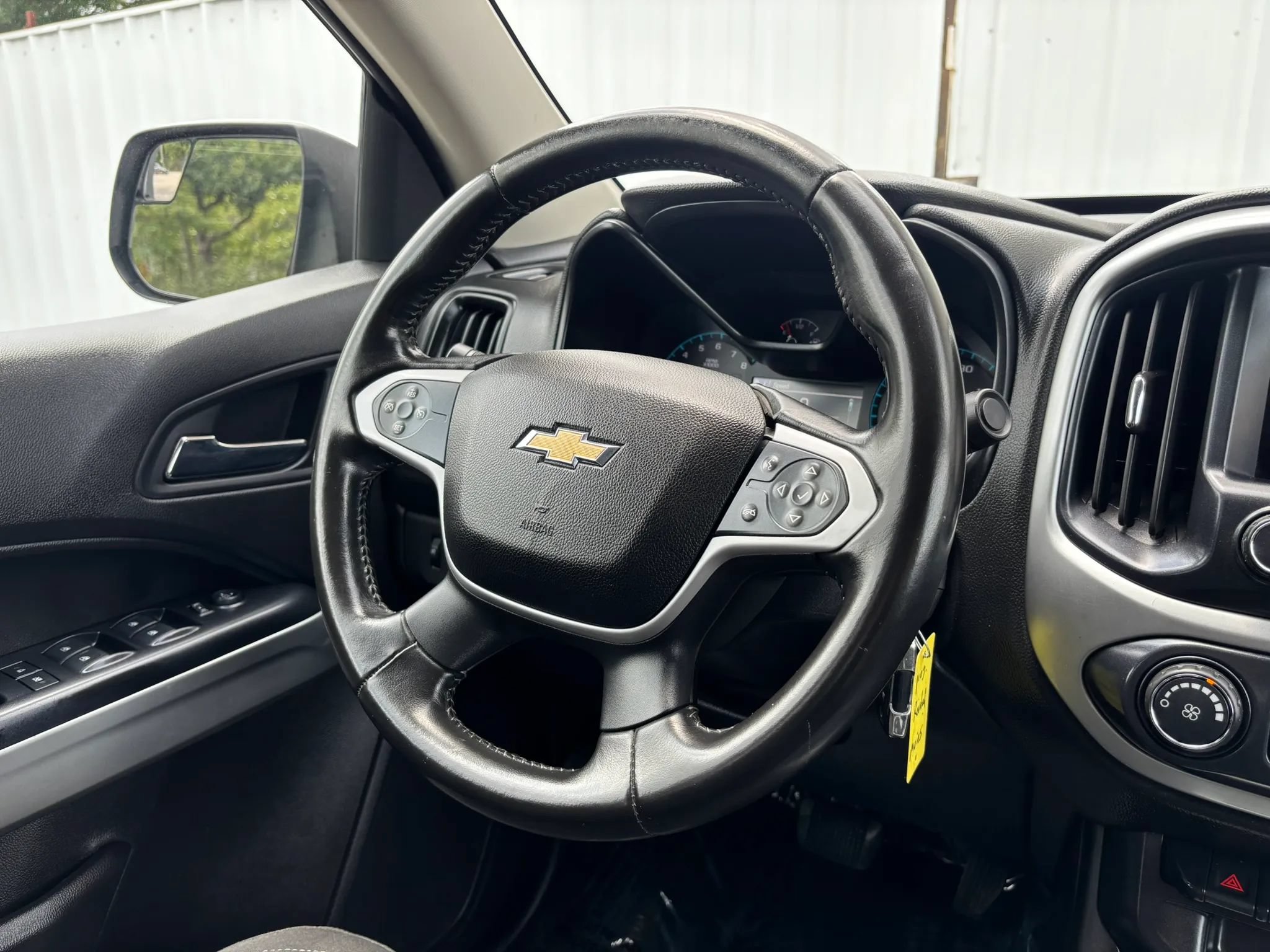 Used 2016 Chevrolet Colorado LT w/ LT Convenience Package RWD image 17