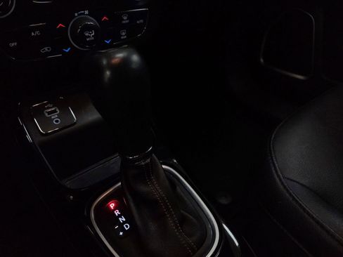 Used 2019 Jeep Compass Limited w/ Safety & Security Group image 15