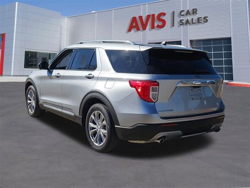 Used 2023 Ford Explorer Limited image 3
